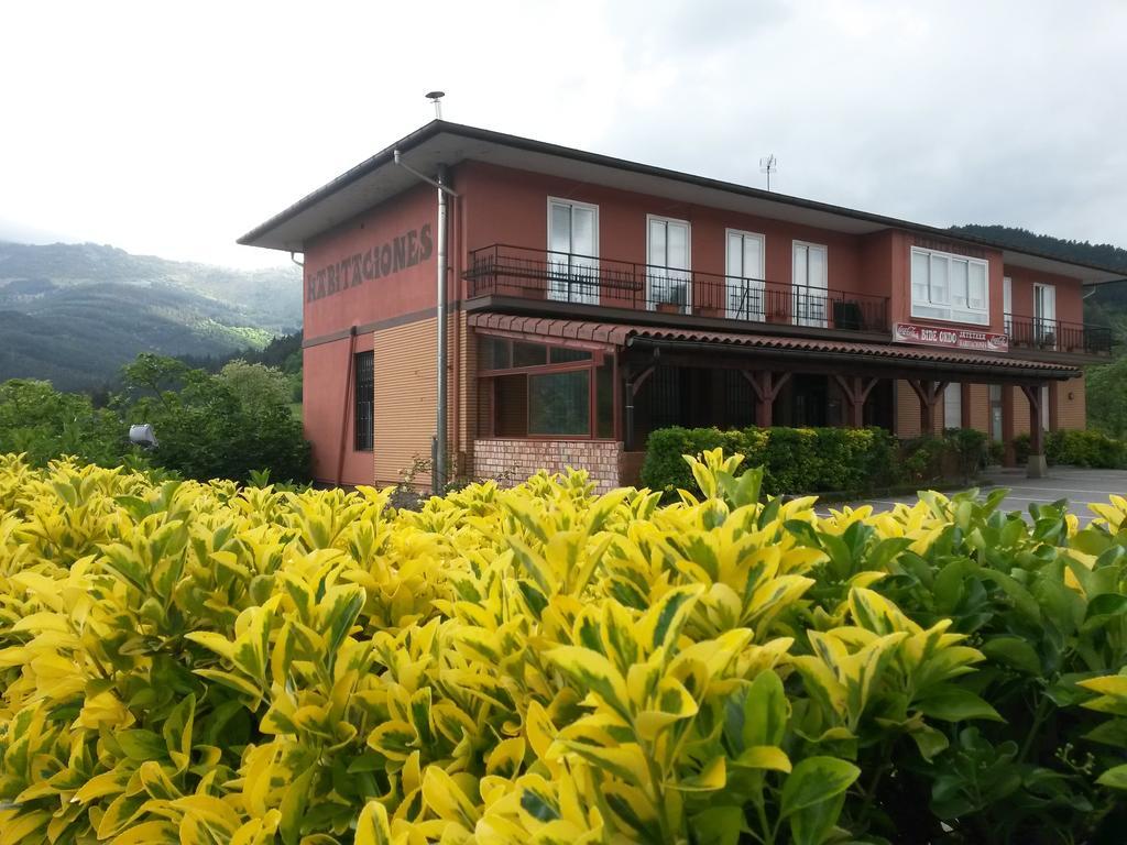 Pension Bide-Ondo Amorebieta-Etxano Kültér fotó